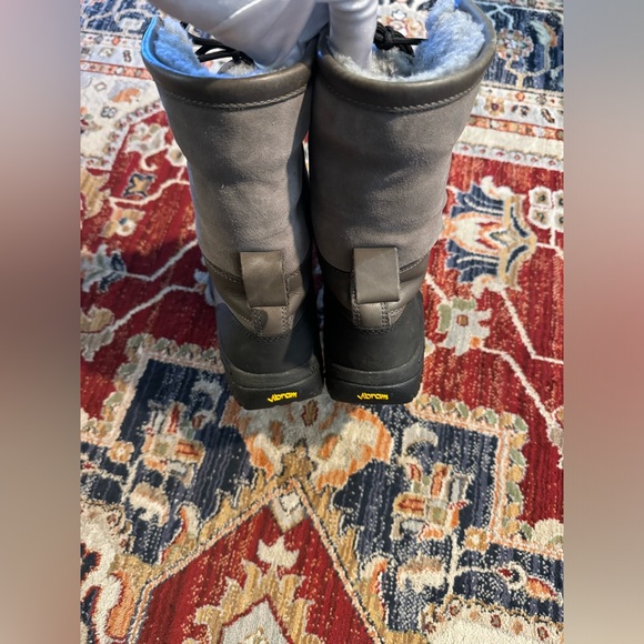UGG Butte Boots Leather Waterproof Sheepskin Vibram Sole Men’s Size 7.5 Gray - Picture 10 of 16